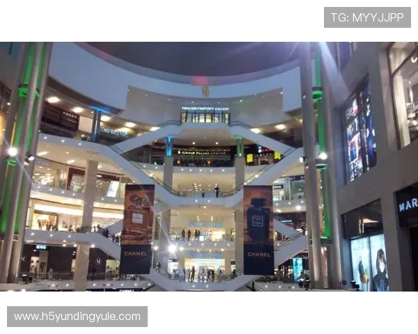 吉隆坡云顶赌城：豪华赌场、主题公园与购物中心的全方位体验